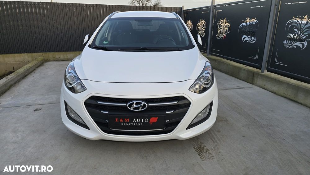 Hyundai i30 blue 1.6 CRDi YES! Gold - 1