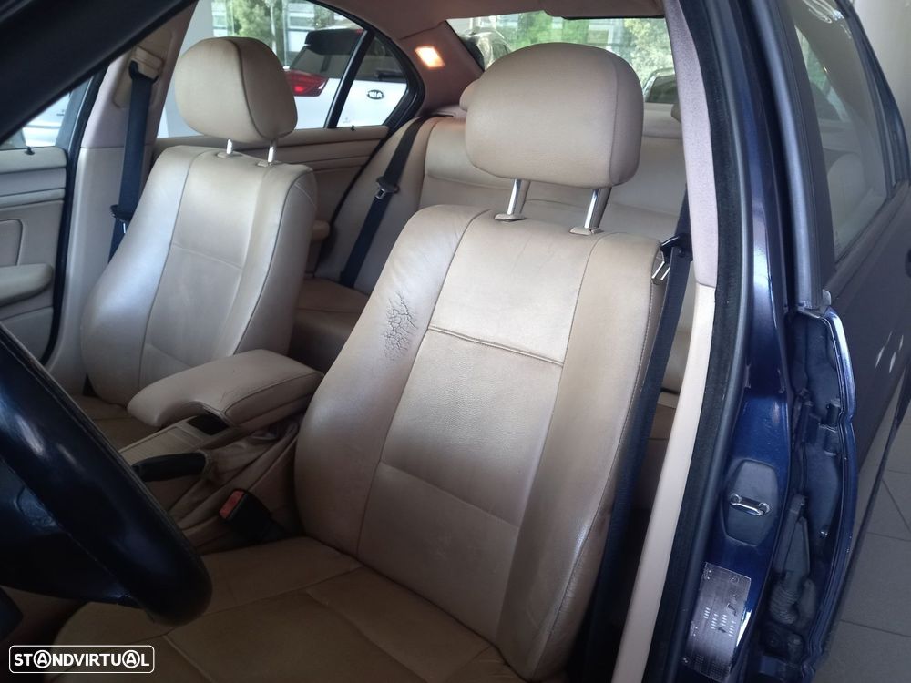 BMW 320 d - 6