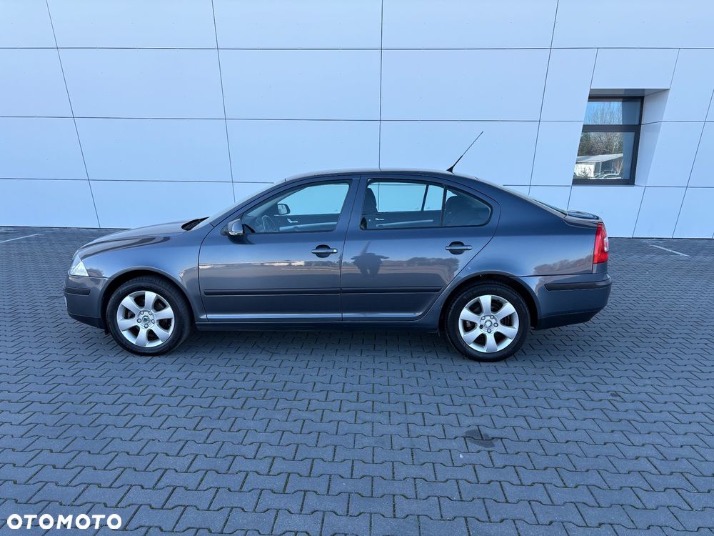 Skoda Octavia 1.6 Ambiente - 4