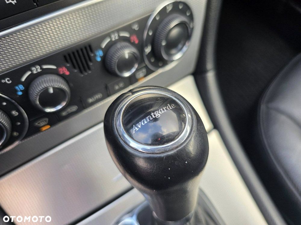 Mercedes-Benz CLK - 24