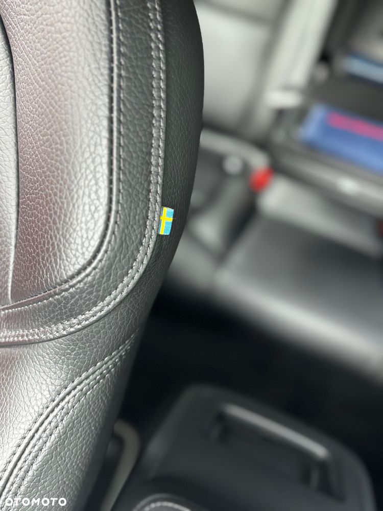 Volvo XC 60 D4 AWD R-Design - 36