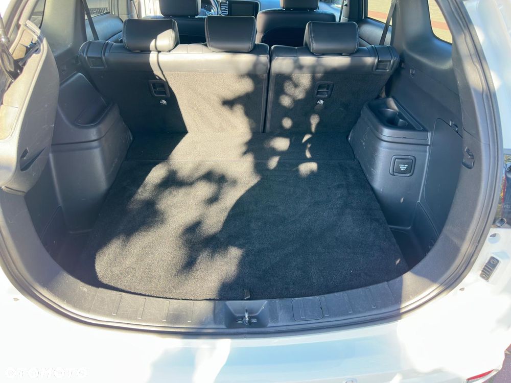 Mitsubishi Outlander - 17