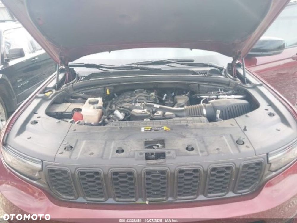 Jeep Grand Cherokee - 12