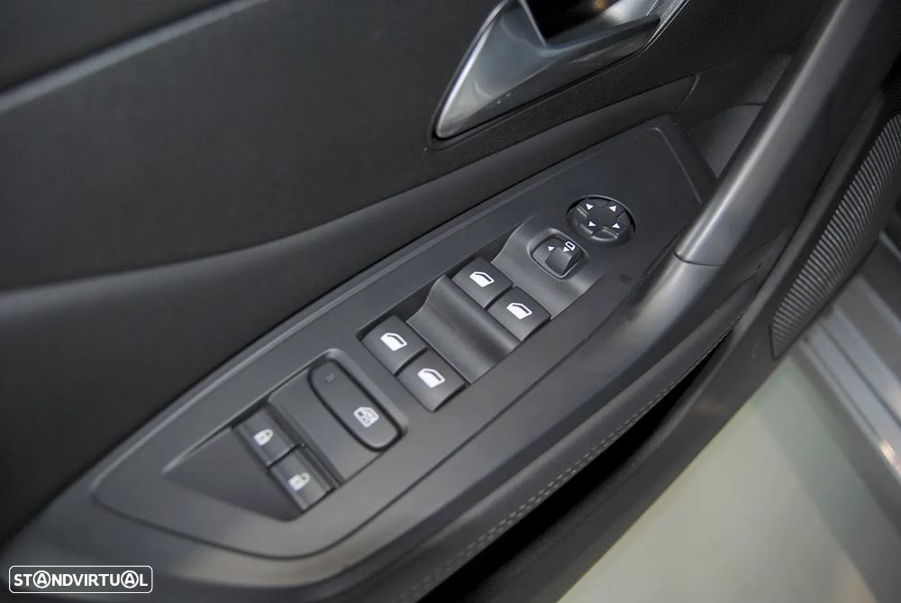 Peugeot 308 1.2 PureTech Allure - 19