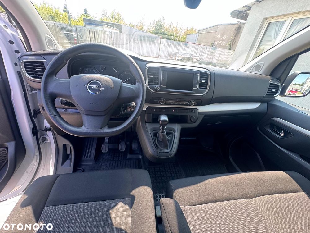 Opel Vivaro - 8