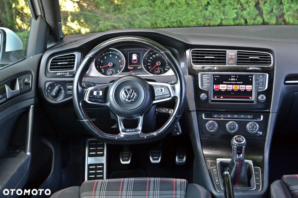 Volkswagen Golf VII 2.0 TSI BMT GTI - 13