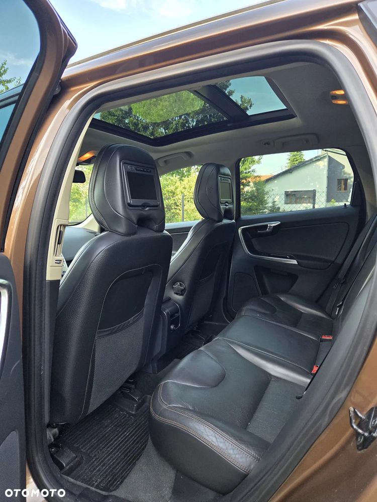Volvo XC 60 D5 AWD Summum - 40