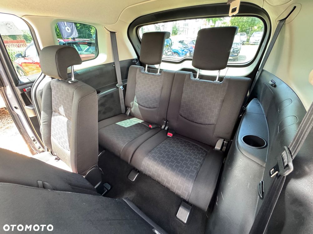 Mazda 5 - 14