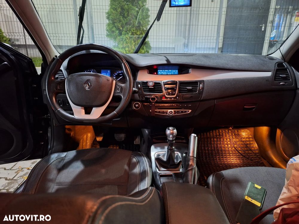 Renault Laguna Grandtour dCi 150 FAP Bose - 9