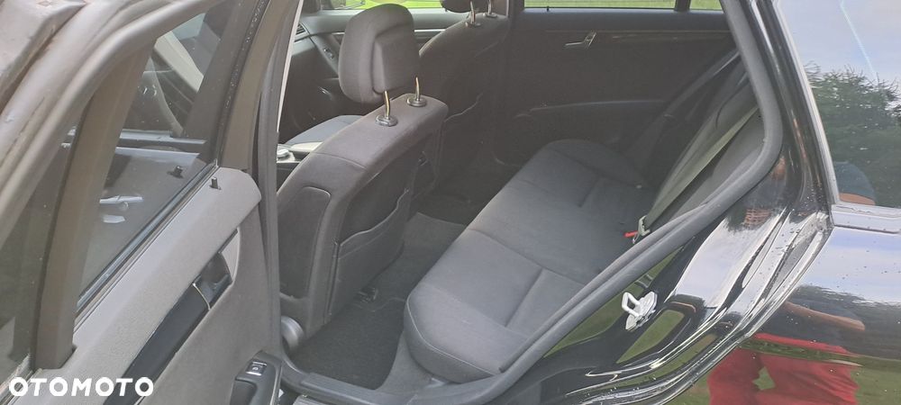 Mercedes-Benz Klasa C 180 Kompressor Automatik BlueEFFICIENCY Avantgarde - 16