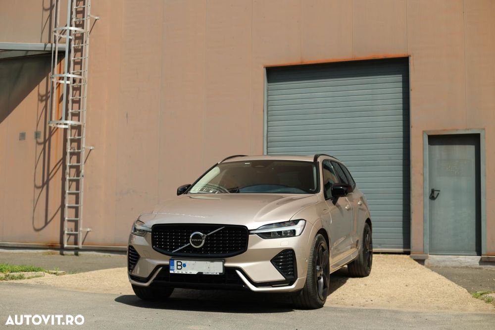 Volvo XC 60 T6 AWD Recharge Ultimate Black Edition - 2