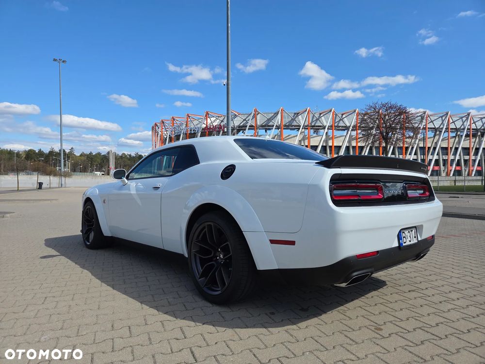 Dodge Challenger 6.4 Scat Pack Widebody - 11