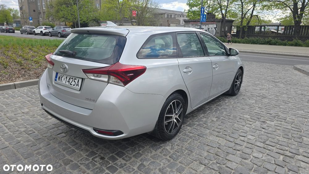 Toyota Auris 1.4 D-4D Active - 9