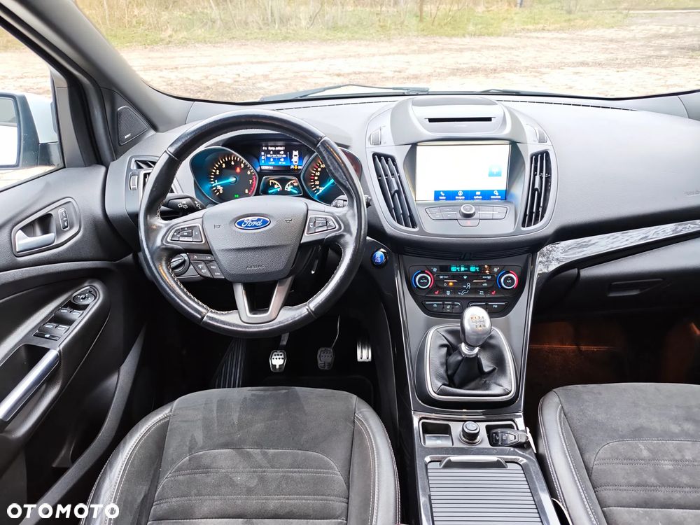 Ford Kuga - 34