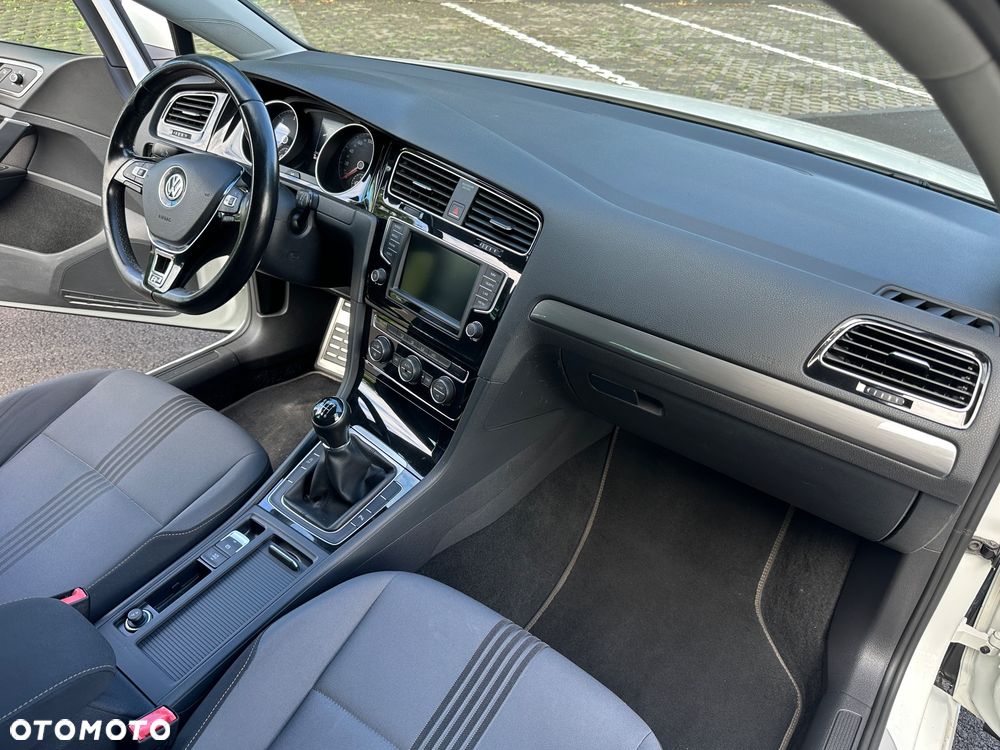 Volkswagen Golf 2.0 TDI SCR Highline - 24