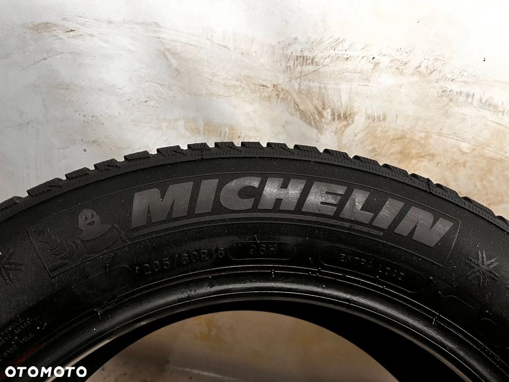 G-2495 205/60R16 96H MICHELIN APLN 5 - 5