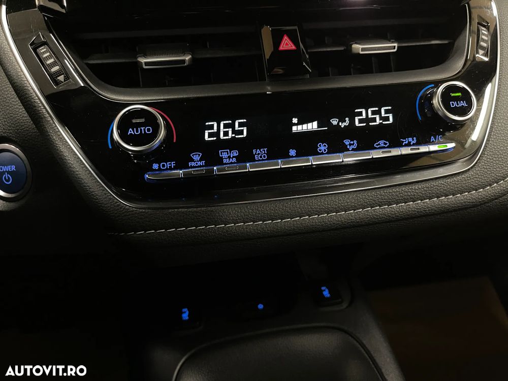 Toyota Corolla 1.8 Hybrid Comfort - 17