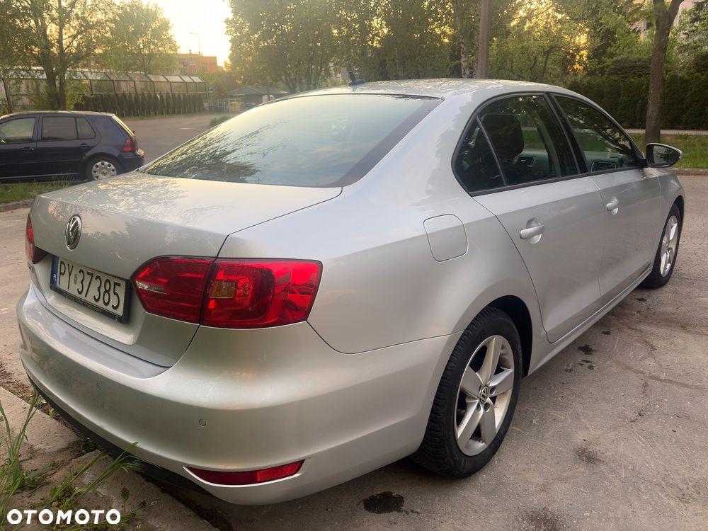 Volkswagen Jetta 1.2 TSI Comfortline - 5