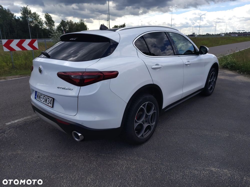 Alfa Romeo Stelvio - 5