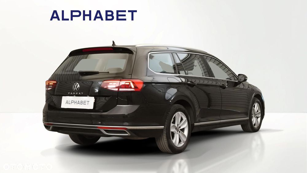 Volkswagen Passat - 4