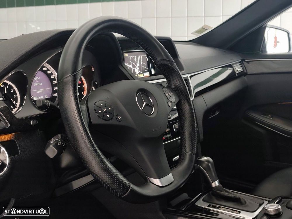 Mercedes-Benz E 250 BlueTEC Avantgarde Auto. - 20