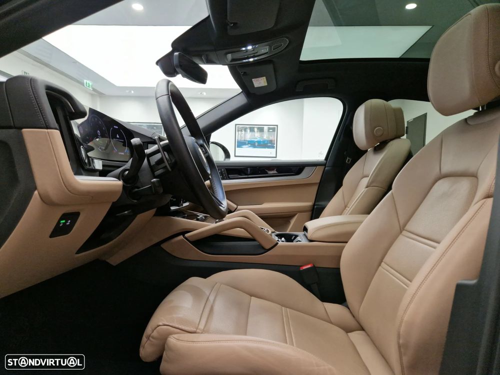 Porsche Cayenne Coupé E-Hybrid - 21