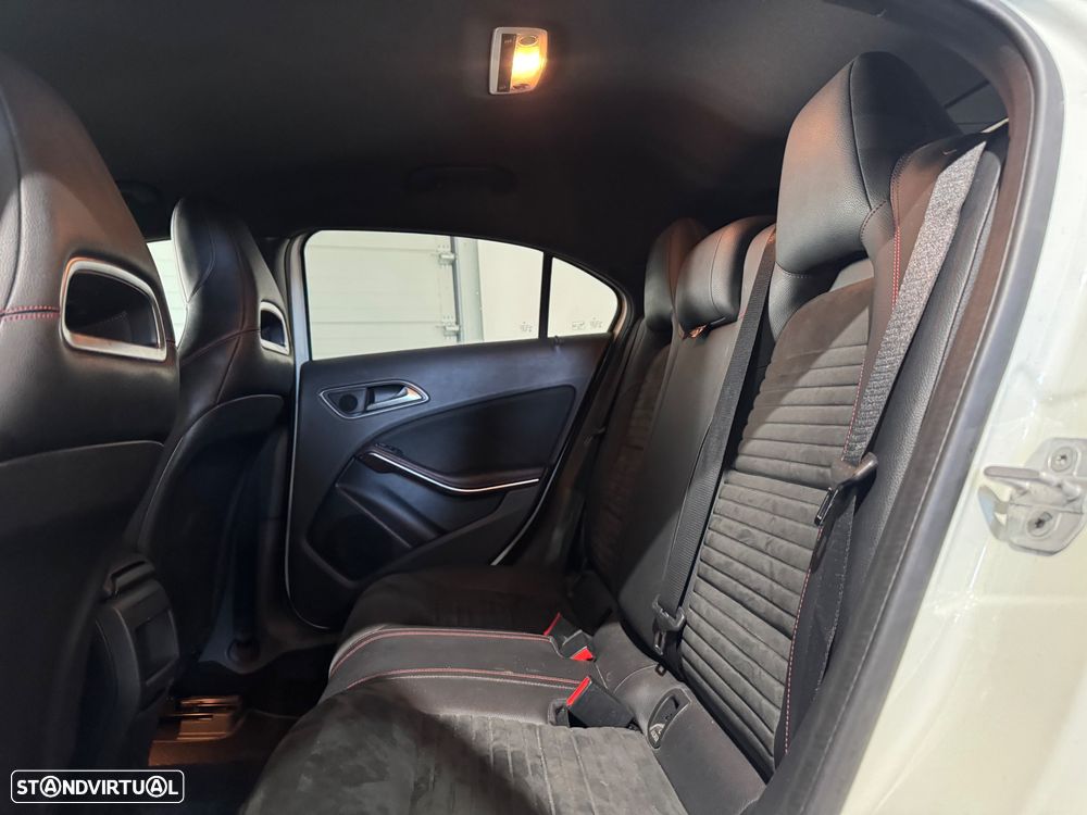 Mercedes-Benz A 180 CDI BE AMG Line - 19