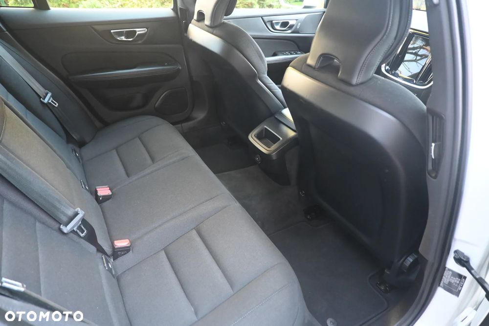 Volvo V60 B3 B Momentum - 20