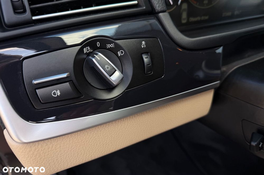 BMW Seria 5 520d xDrive Sport - 17