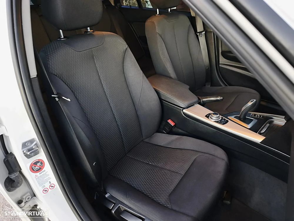 BMW 318 d Auto Line Sport - 20