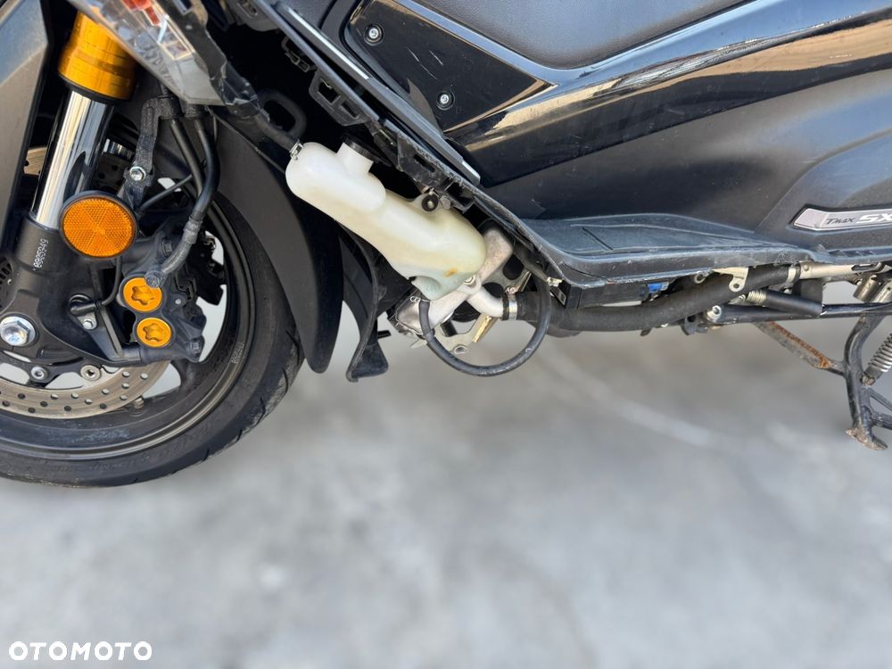 Yamaha Tmax - 11