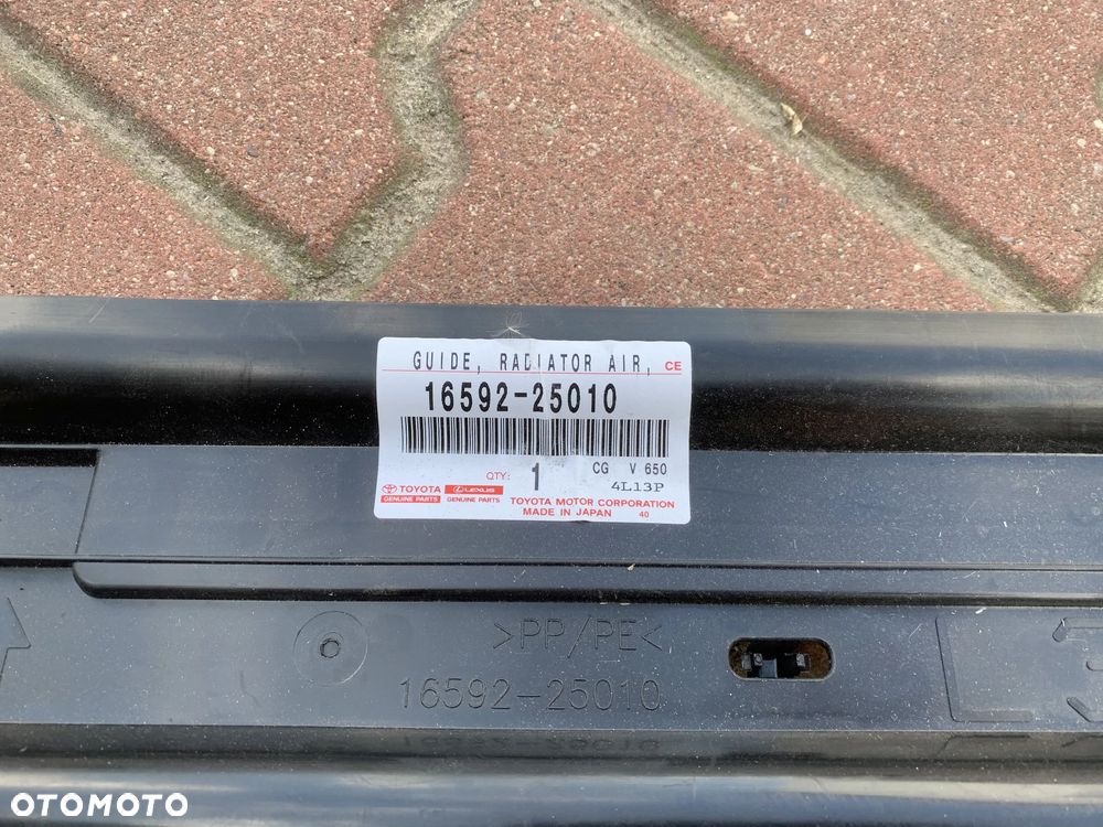 TOYOTA RAV4 V 2019- KIEROWNICA POWIETRZA OSŁONA CHŁODNIC 16592-25010 - 2