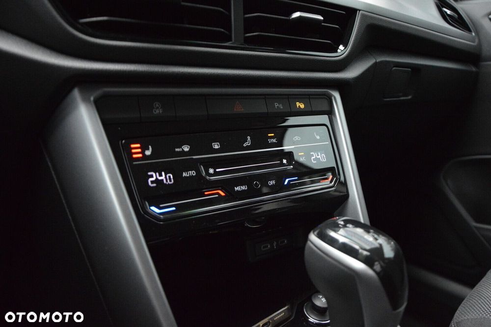 Volkswagen T-Roc - 18