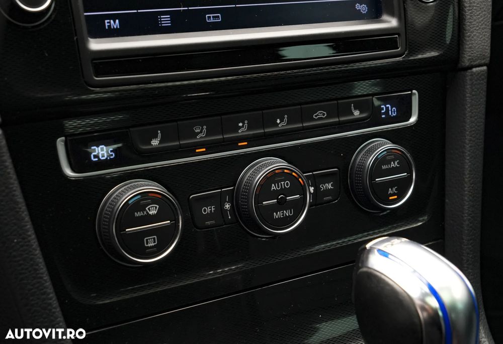 Volkswagen Golf - 23