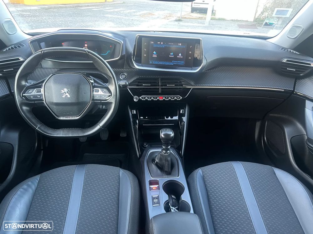 Peugeot 2008 1.2 PureTech Allure - 4