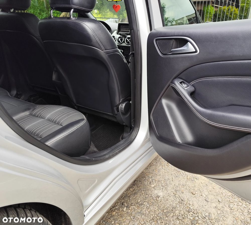 Mercedes-Benz Klasa B 200 - 20