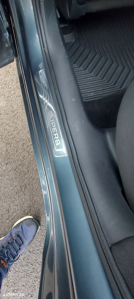 Skoda Superb 2.0 TDI 4X4 DSG Ambition - 8