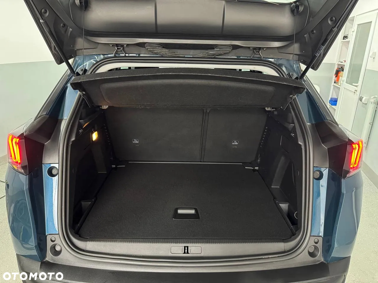 Peugeot 3008 1.5 BlueHDi Active Pack S&S EAT8 - 33