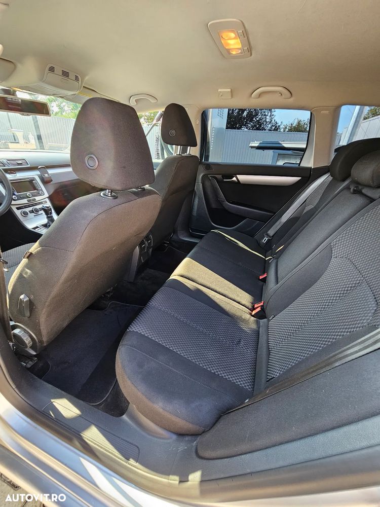 Volkswagen Passat - 17
