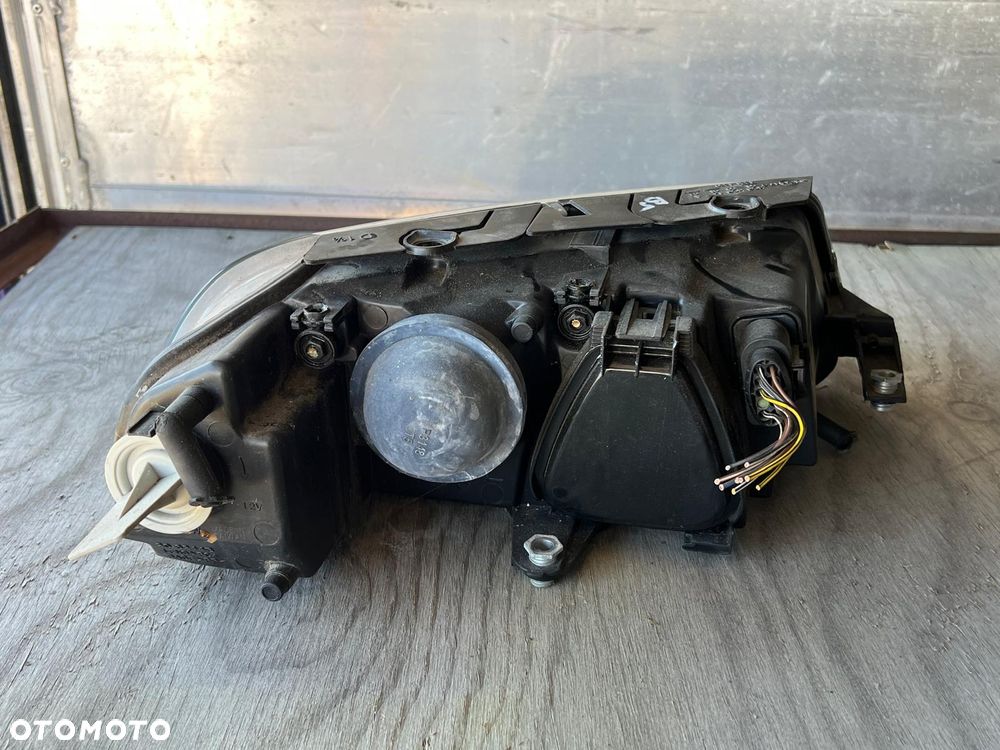 Lampa przód prawa lewa VW Passat B5 soczewka TYC - 7
