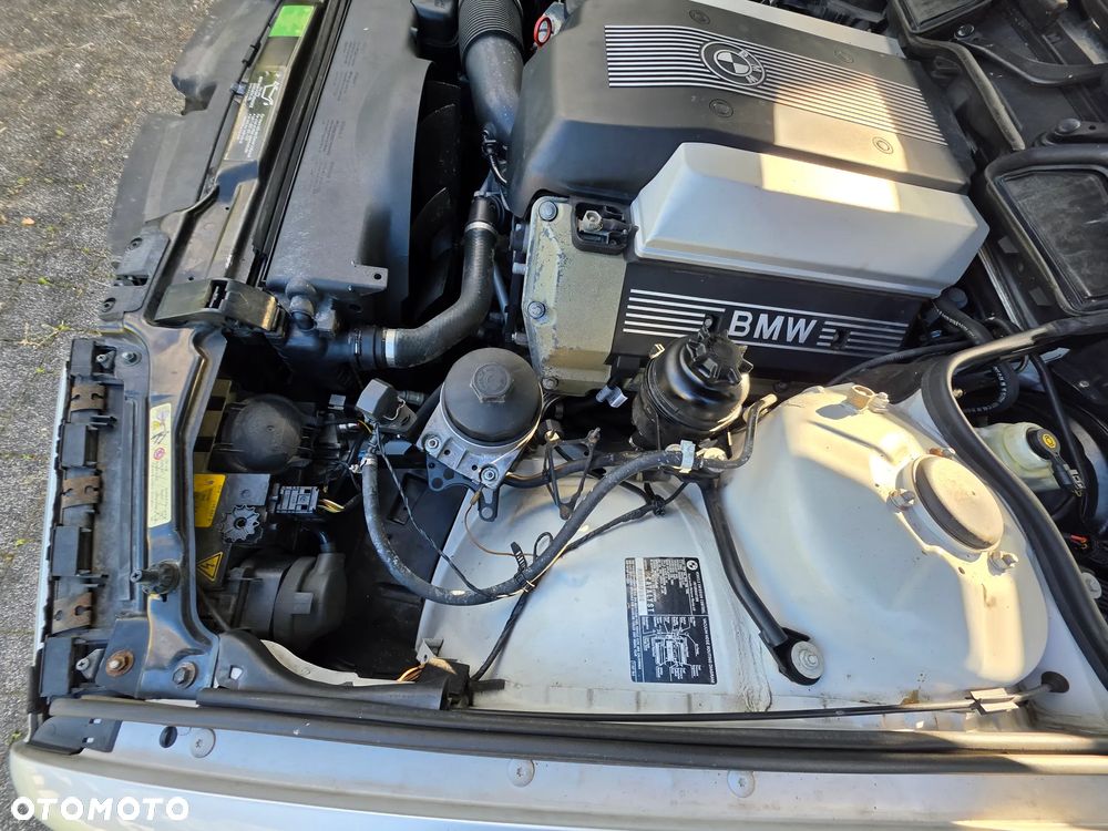 BMW Seria 7 740iL - 26