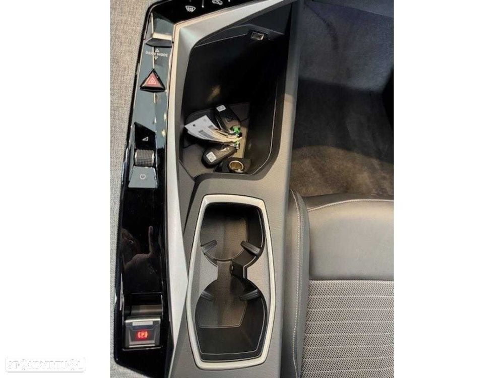 Peugeot 5008 1.2 Hybrid Allure e-DCS6 - 14