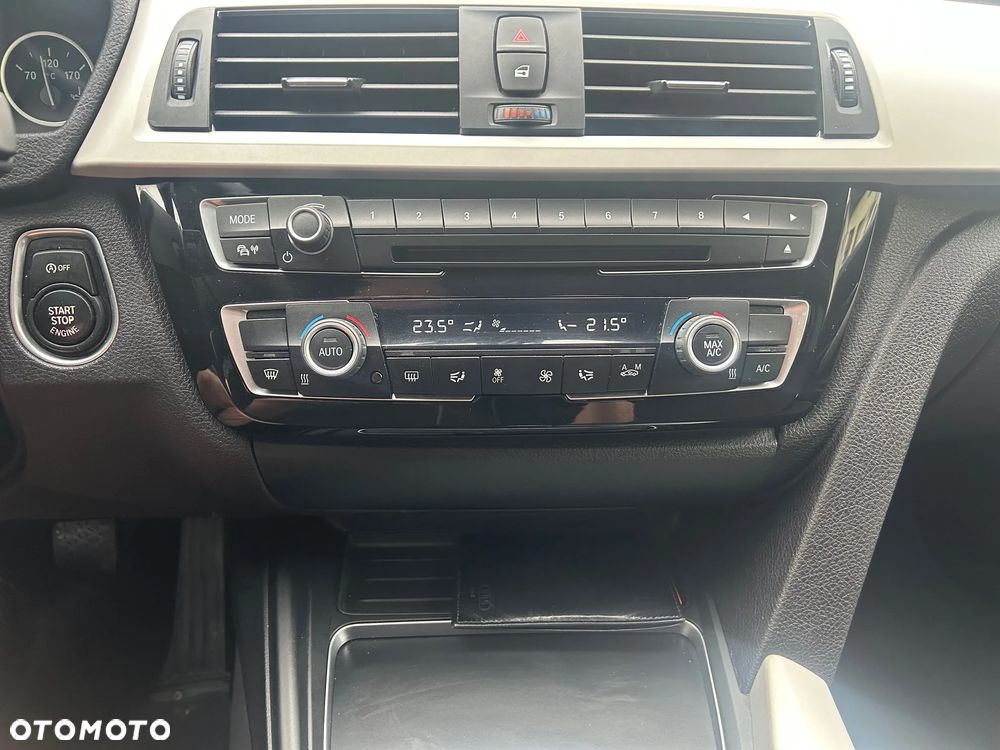 BMW Seria 3 318i Sport Line - 16