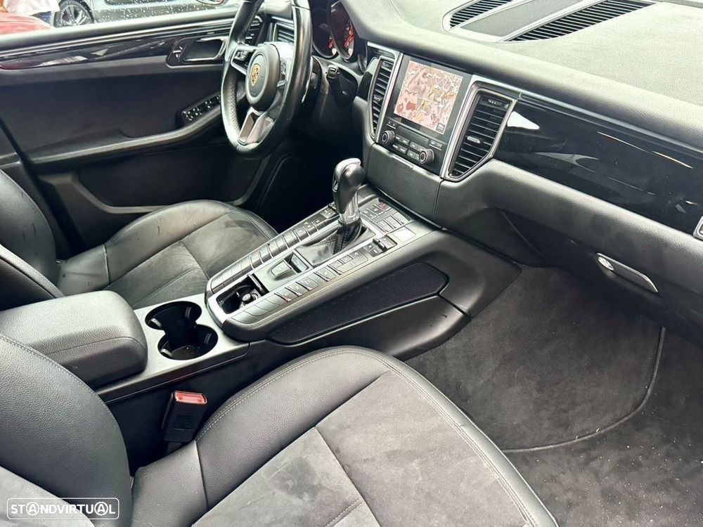 Porsche Macan - 38