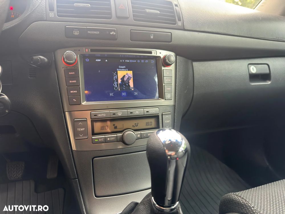 Toyota Avensis 1.8 Comfort - 10