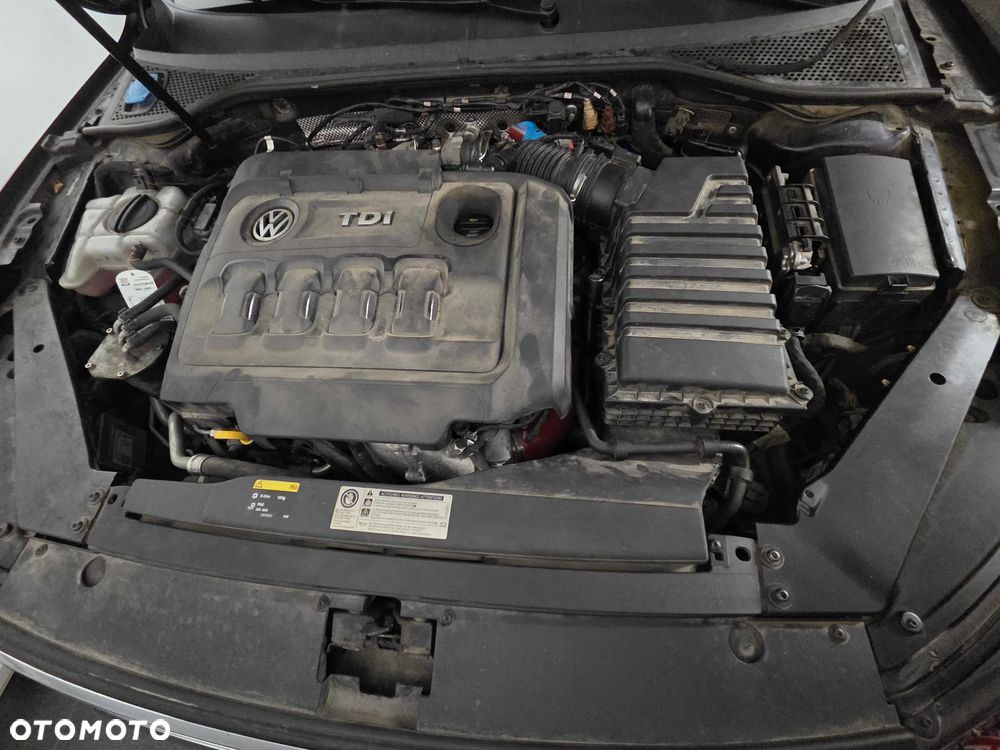 Volkswagen Passat 2.0 TDI Bi-Turbo BMT 4Mot Highline DSG - 16