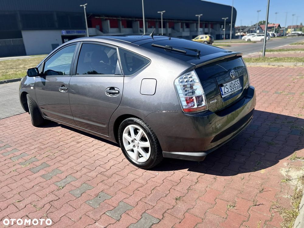 Toyota Prius 1.5 VVT-i Sol - 6