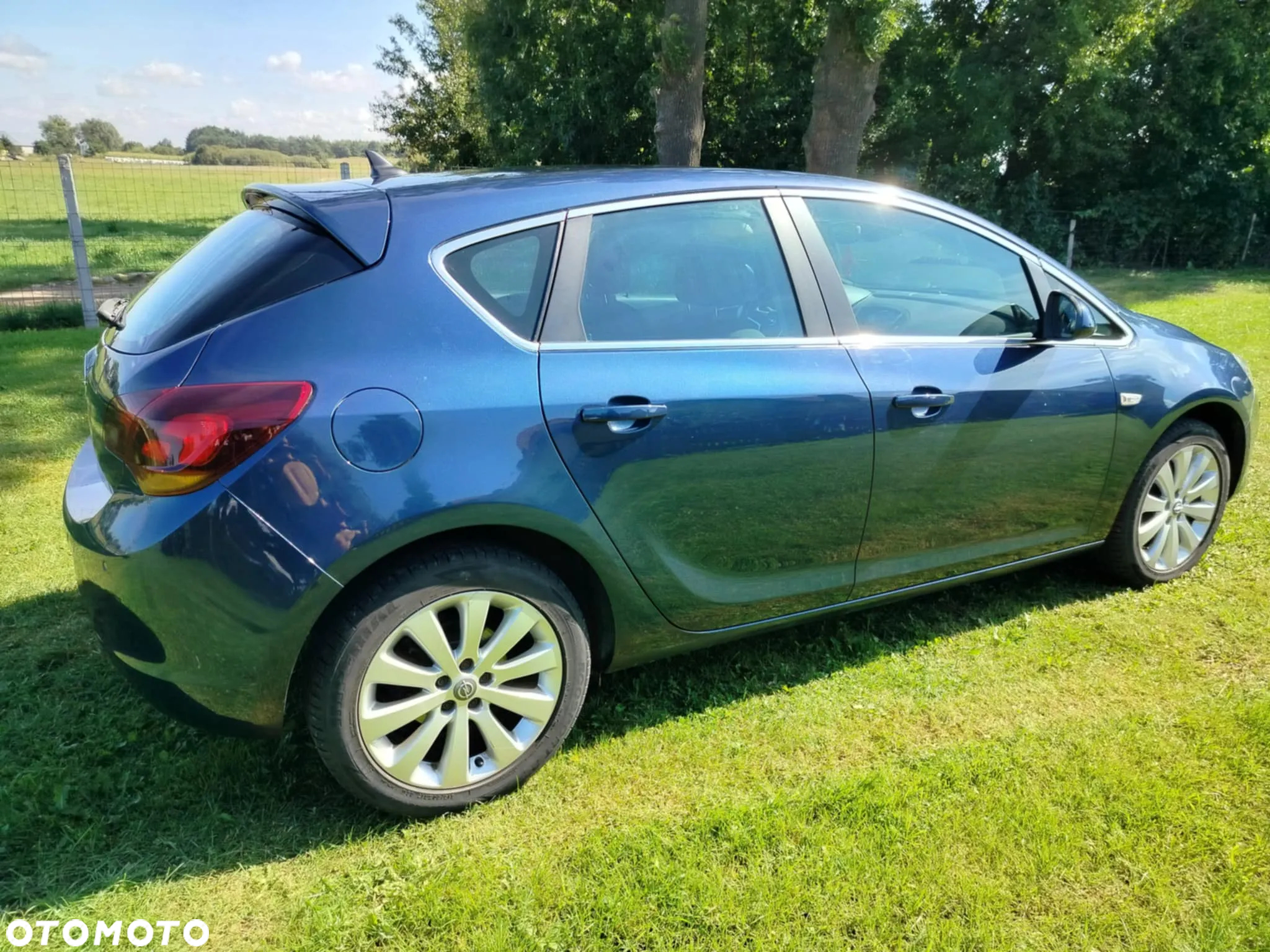 Opel Astra IV 1.4 T Cosmo - 3