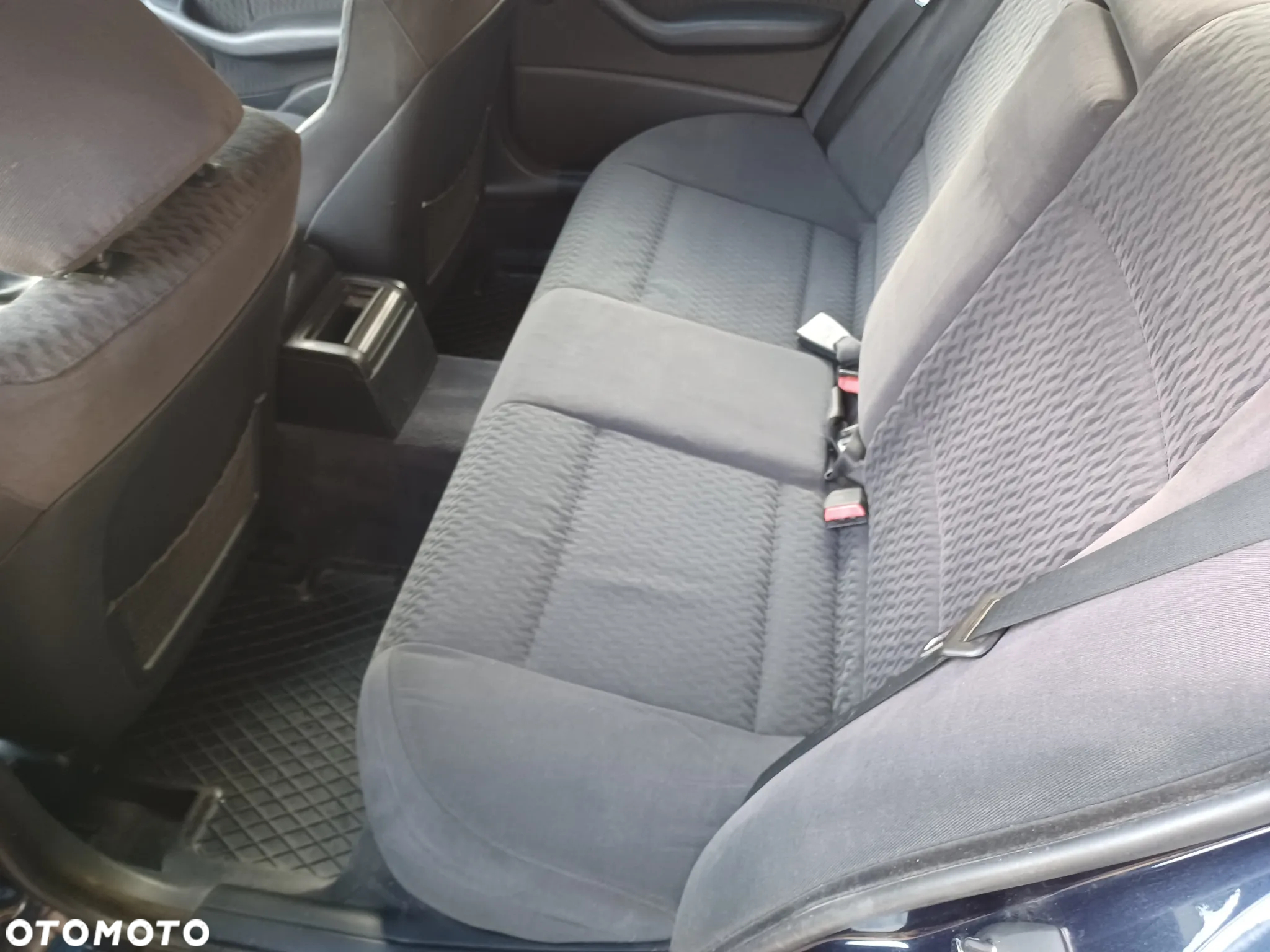 BMW Seria 3 328i - 12