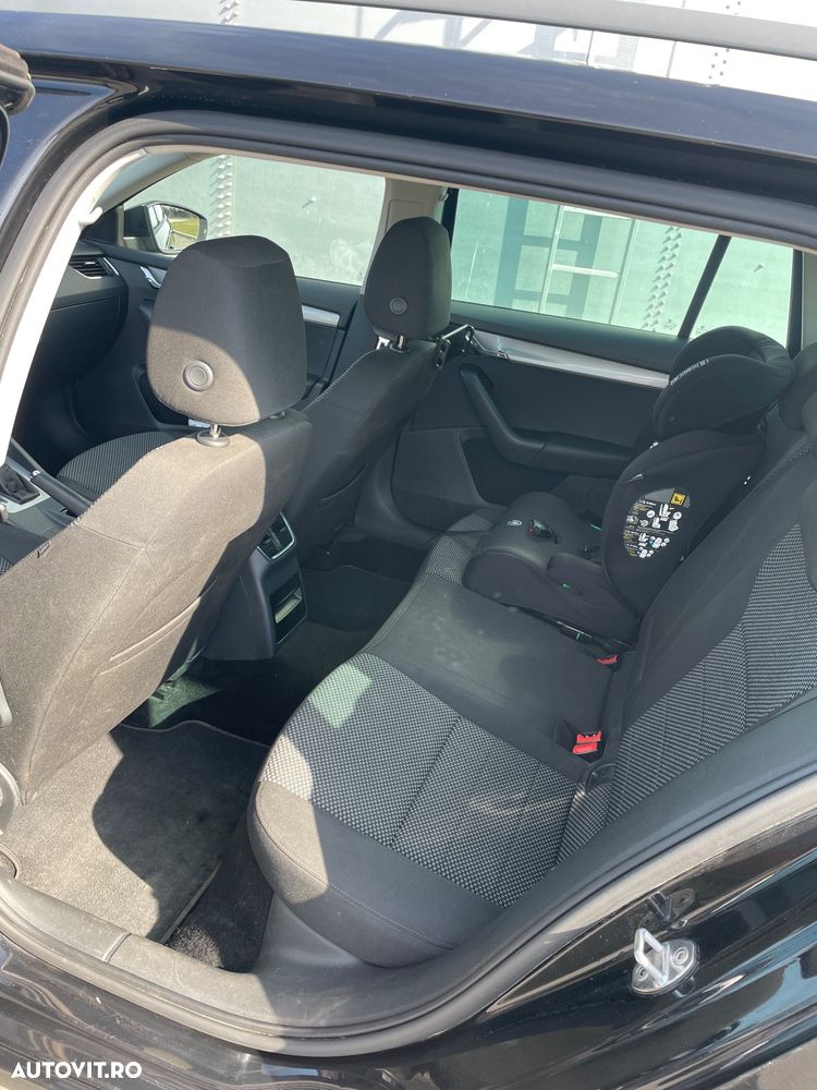 Skoda Octavia 1.6 TDI DSG Ambition - 11